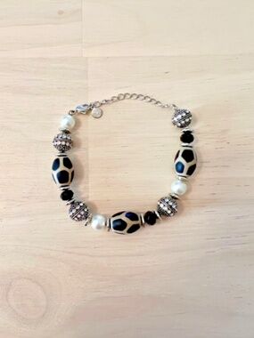 Black & White Beaded Bracelet with Pearls | Silver Tone | Adjustable Chain